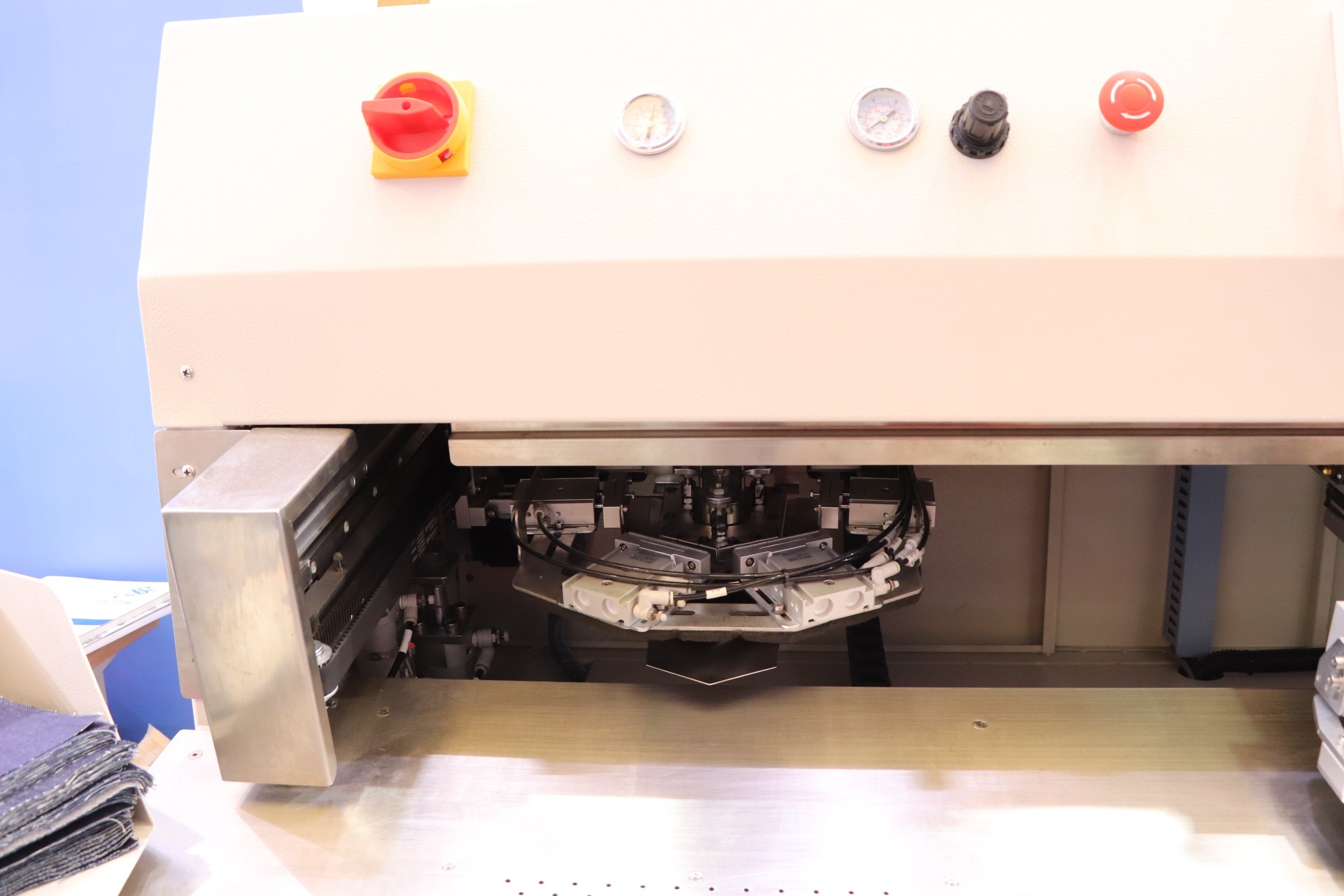 Machine à coudre de poche à fixation CNC automatique ZY9000TDB